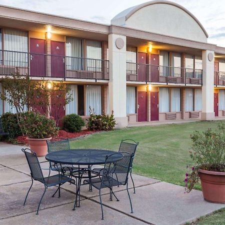 Days Inn By Wyndham Hillsboro Tx Dış mekan fotoğraf
