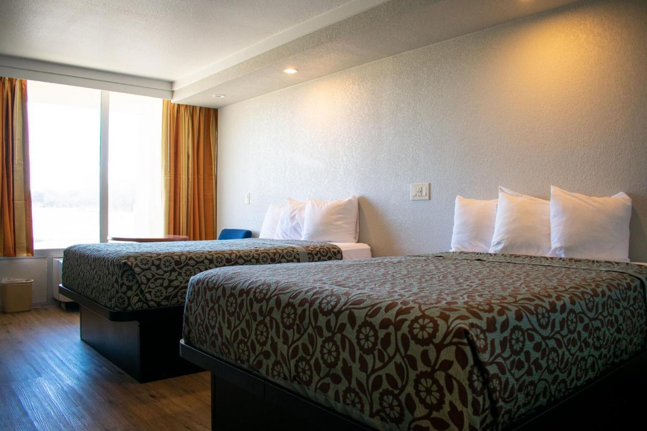 Days Inn By Wyndham Hillsboro Tx Dış mekan fotoğraf
