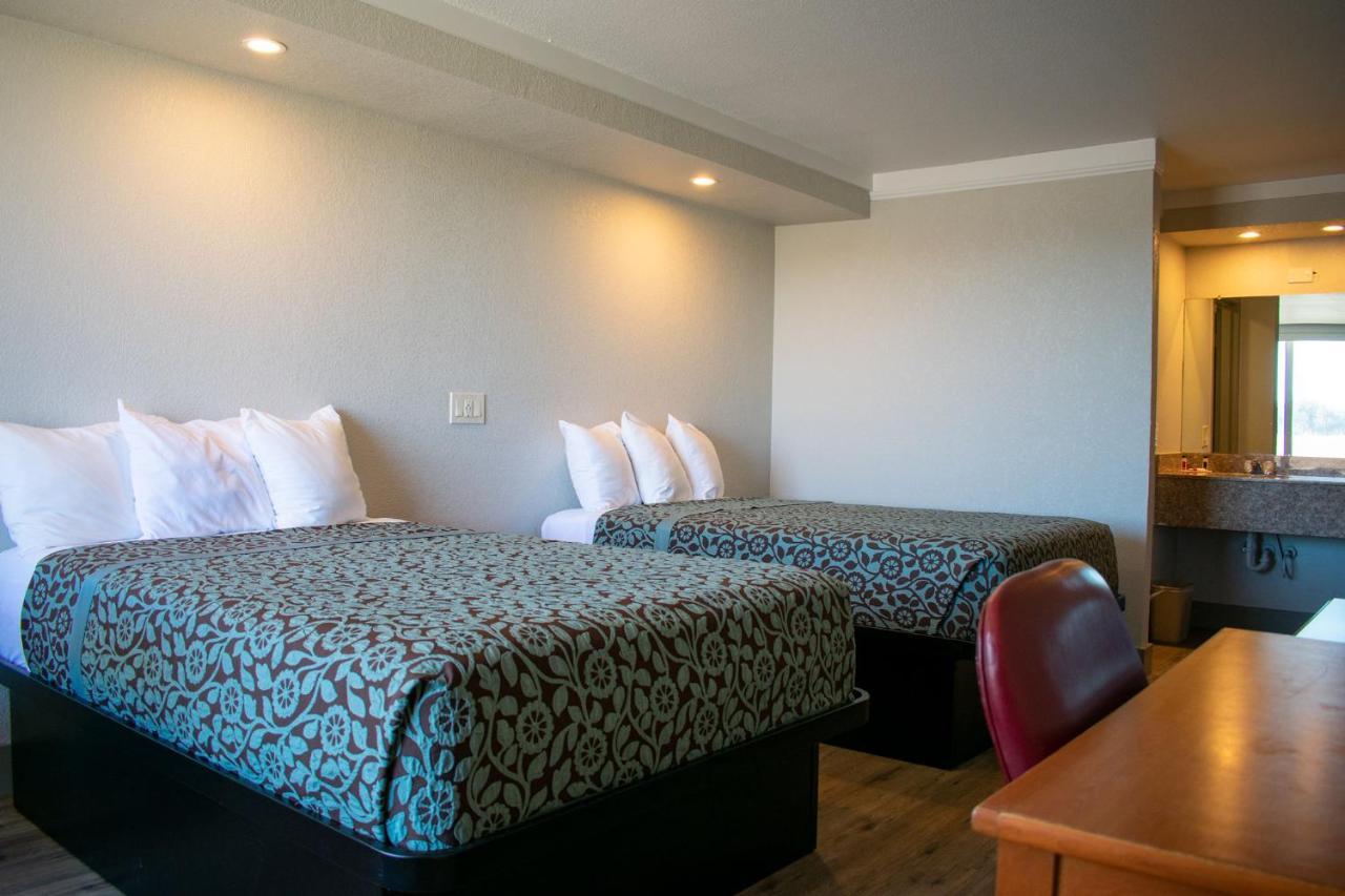 Days Inn By Wyndham Hillsboro Tx Dış mekan fotoğraf