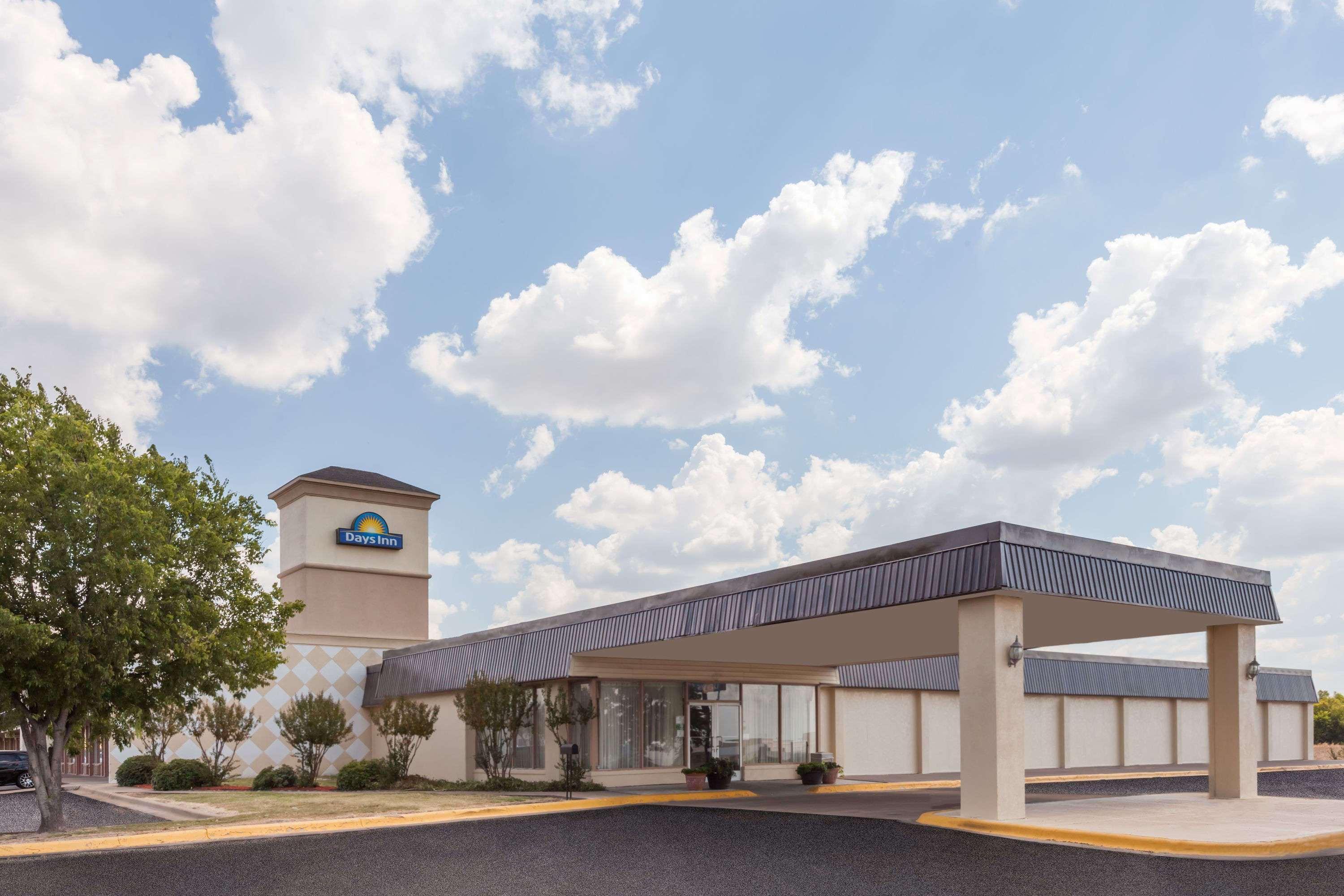 Days Inn By Wyndham Hillsboro Tx Dış mekan fotoğraf
