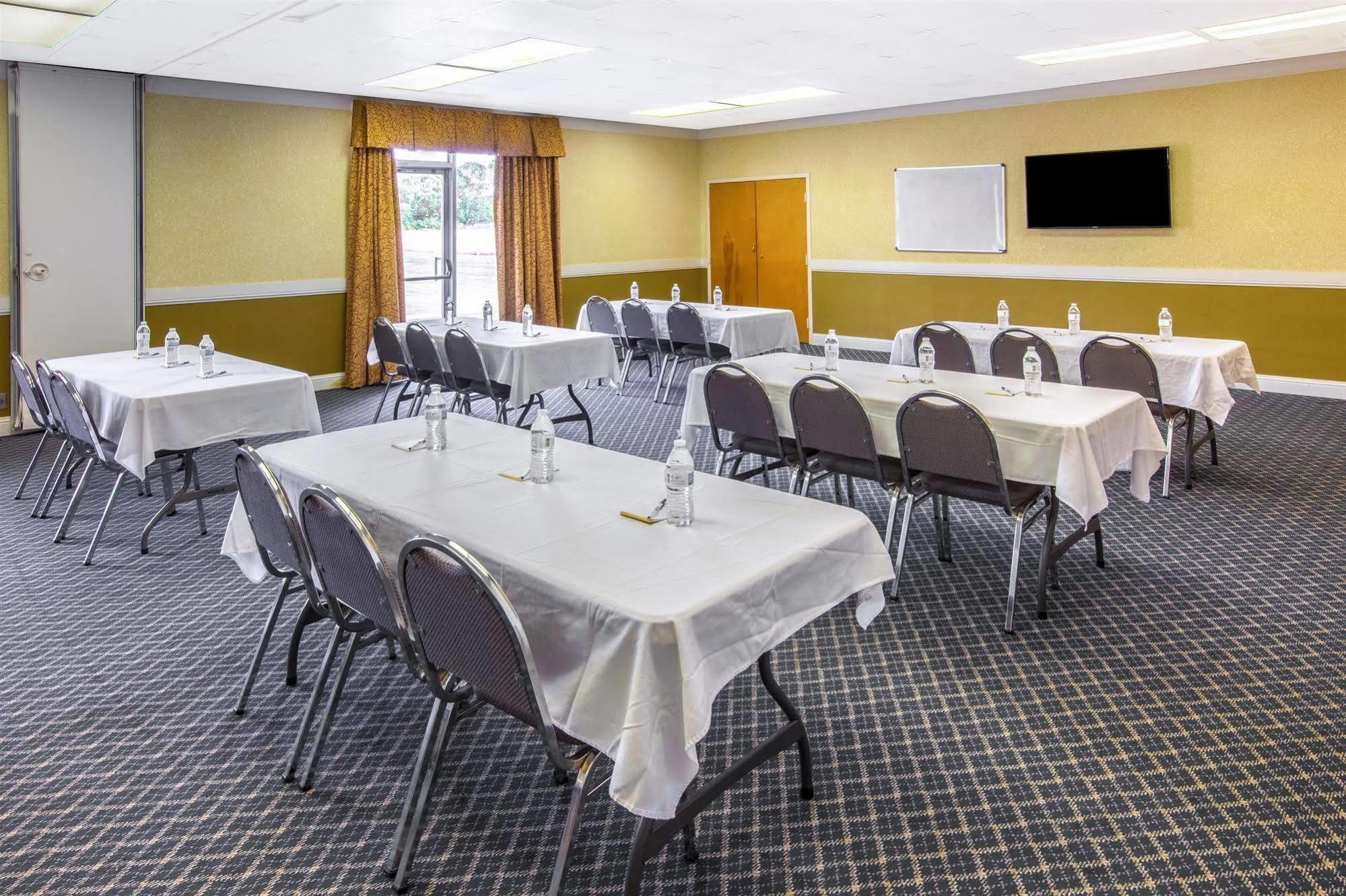 Days Inn By Wyndham Hillsboro Tx Dış mekan fotoğraf